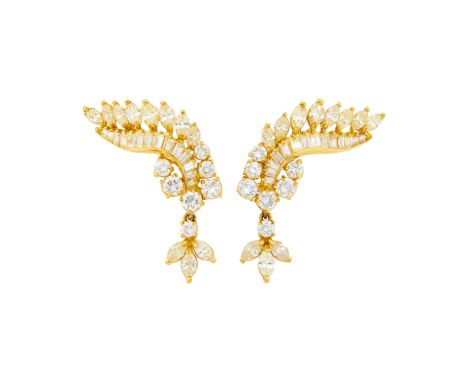 14 round, 22 marquise-shaped and 28 baguette diamonds ap. 6.90 cts., pendants detachable, ap. 11.5 dwts.Tests as 18 kt.Round 