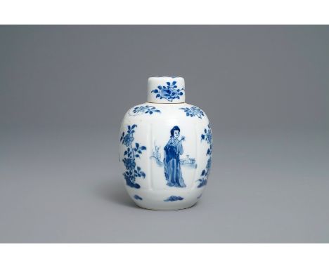 A Chinese blue and white 'Long Eliza' tea caddy and cover, Kangxi -- H.: 13,5 cm   ---   Condition reports, high resolution i