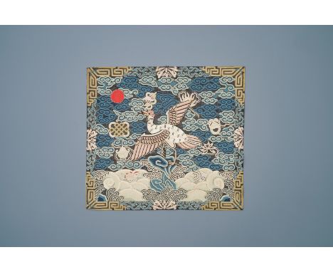 A Chinese embroidered silk rank badge with a crane for first-rank civil official, Qianlong/Jiaqing -- Dim.: 27 x 25 cm   --- 