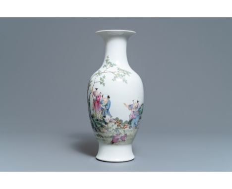 A Chinese famille rose 'playing boys' vase, Hongxian mark, Republic -- H.: 43 cm  --  Condition reports, high resolution imag