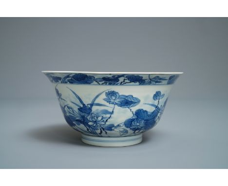 A fine Chinese blue and white 'Herons by a lotus pond' bowl, Fu mark, Kangxi -- Dia.: 19,5 cm - H.: 10 cm   ---   Condition r