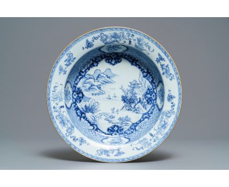 A Chinese blue and white 'river landscape' basin, Qianlong -- Dia.: 38,5 cm - H.: 8,5 cm   ---   Condition reports, high reso