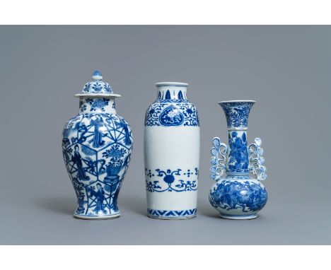 Three Chinese blue and white vases, Kangxi -- H.: 25 cm (the talllest)   ---   Condition reports, high resolution images or e