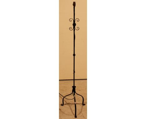Metal standard lamp (142cm h)