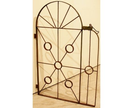 Metal gate