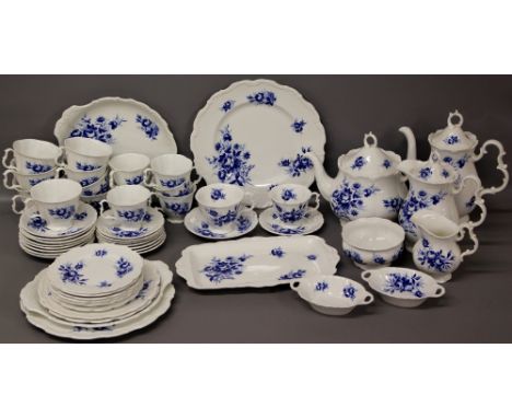 Royal Albert 'Connoisseur' tea & dinner service
