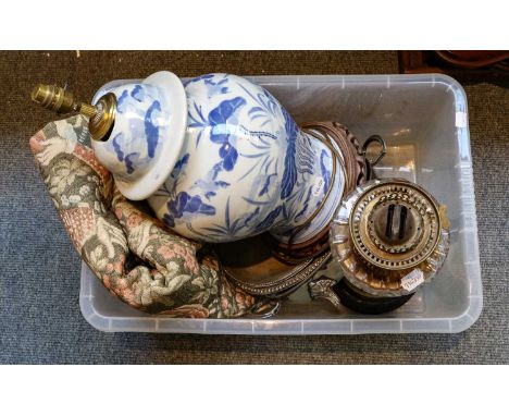 Quantity of assorted items including a Victorian brass based oil lamp, a Chinese blue and white baluster form table lamp, Jap