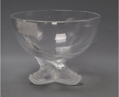 A Lalique Igor glass ice bowl, height 15cmCONDITION: There is an area of scuffing/light scratching to the body of the bowl, w