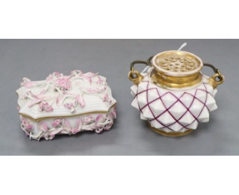 An early 19th century Flamen-Fleury, Paris porcelain inkwell with gilt metal mount and a late Meissen small box and cover