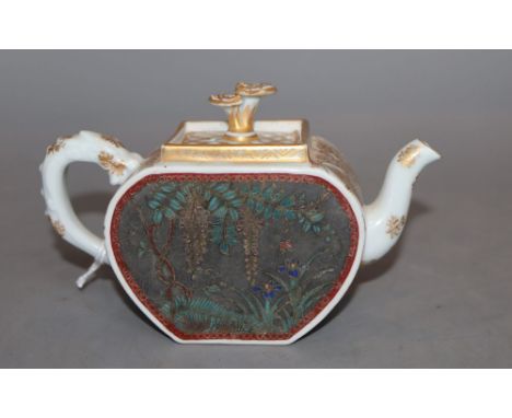 An early 20th century Japanese ceramic and cloisonne teapot and cover signed to lid interior, height 8cmCONDITION: The teapot