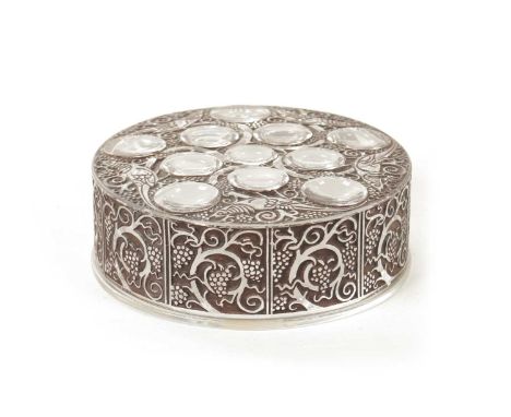 A 1920'S RENE LALIQUE OPALESCENT AND BLACK ENAMEL EDGED GLASS ‘ROGER’ POWDER BOX AND COVER with magnified clear discs to the 