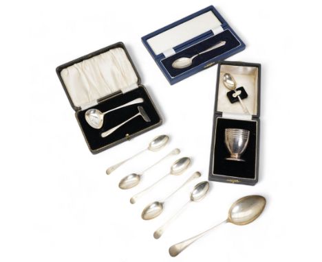 Elizabeth II silver egg cup and spoon London 1953, cased, silver spoon and pusher, six teaspoons and a dessert spoonCondition