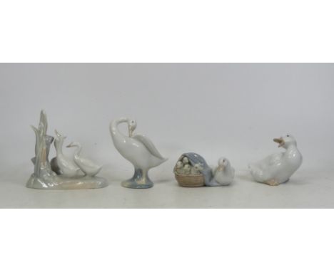 Lladro Mother Duck with Ducklings 4895, Preening Goose and Nao 'Group of Ducks' and 'Duck Looking Back'. (H: 11cm) (4)