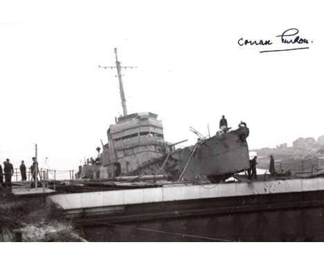 St Nazaire Raid 8x12 Inch Photo Signed By The Late Corran William Brooke Purdon Cbe Mc 4 May 1921 - 27 June 2018 Was An Irish