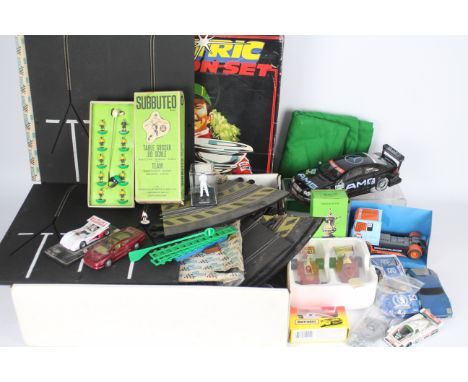 Scalextric, Subbuteo, Maisto, Matchbox, Other - A mixed lot that includes some playworn unboxed diecast, an part boxed Scalex