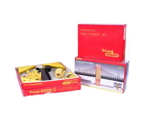 Model Railway - a collection of vintage Hornby Triang OO gauge trainsets, comprising of; R8008 'Grand suspension bridge', R23