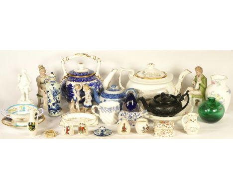 A collection of ceramic pieces, makers to include - Goss, Coalport, Aynsley, Dresden, Border Fine Arts, together with a selec