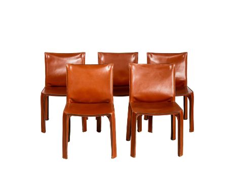 BELLINI, MARIO (1935), 5 Stühle "Cab 412", 1970er Jahre, Ausführung: Cassina, Italien, je cognacbraunes Leder, je unterseitig