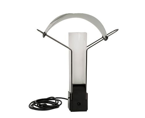 PERRY A. KING & SANTIAGO MIRANDA "Tischlampe Palio" Arteluce, Italien, schwarzer, viereckiger Stand, darauf eine Leuchtstelle