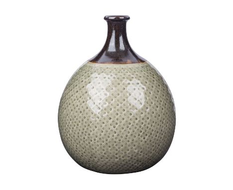 HORST KERSTAN (1941-2005) "Vase" 1971 Heller Scherben mit mehreren Glasurschichten, mit Dekor an der Außenwandung, unter dem 