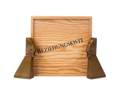 WUNDERLICH, PAUL (1927-2010) "Beziehungskiste" 1995 Bronze, braun patiniert, teilweise poliert, stempelsigniert, Gießerstempe