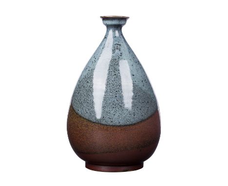 HORST KERSTAN (1941-2005) "Vase" 1971 Grauer Scherben, über rostroter glasur blaue Überlaufglasur, unter dem Boden K und brau