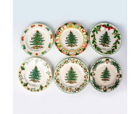 6 Christmas plates with the original Christmas Tree central motif since 1937. Spode backstamps. This item has its original bo