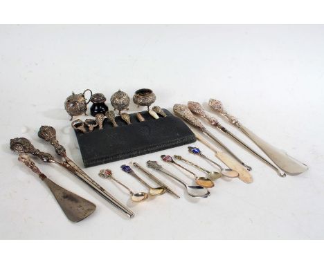 Silver handled dressing table accessories, to include manicure set, two shoe horns, glove stretchers, two button hooks etc. (