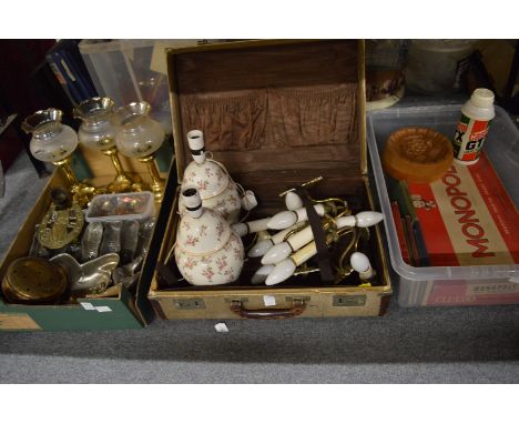 Miscellaneous items to include food moulds, lighting, games etc.
