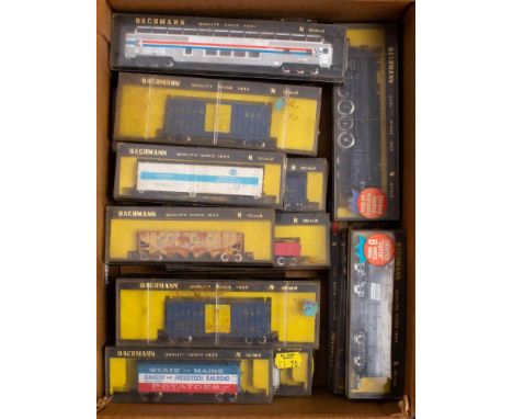 Bachmann N gauge. A boxed group of American outline locomotives and rolling stock: including a 4-8-4 steam locomotive '810', 