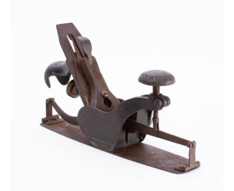 A Stanley Rule &amp; Level Company  No. 113 contour/compass plane: with original Stanley iron 