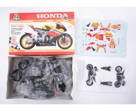 Heller models, a 1/8th scale BMW 100 RT Gendarmerie motorcycle kit: sealed bags, decals and instruction sheet, together with 