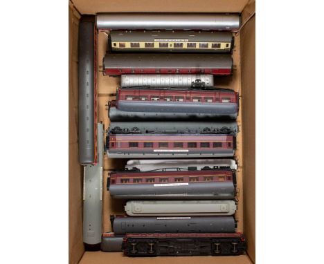 A collection of unboxed HO/OO scale passenger coaches: including Cornish Riviera Ltd. coaches.