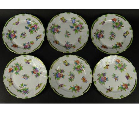 Six (6) Herend Hand Painted Queen Victoria Dinner Plates. Signed With Blue Herend Backstamp, 1524/VBO. Good Condition. Cups M