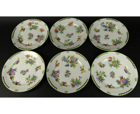 Six (6) Herend Hand Painted Queen Victoria Dinner Plates. Signed With Blue Herend Backstamp, 2525/VBO. Good Condition. Cups M
