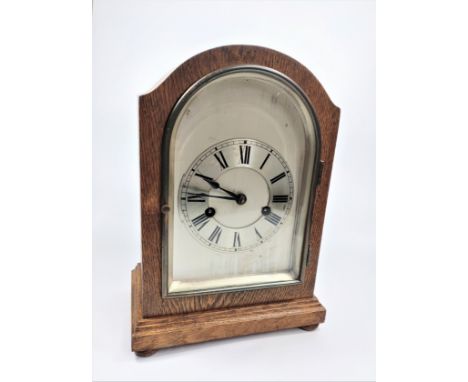 An oak Mantel clock. Circa 1930. 