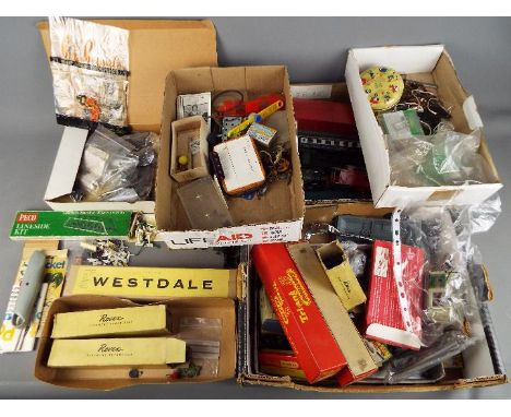 Triang, Merit, Hornby, Britains, Others - A good quantity of mainly unboxed OO gauge model railway parts and accessories, inc