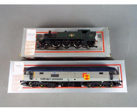Hornby - Two boxed Hornby locomotives. Lot consists of R898 Class 47 diesel locomotive Op.No. 47053 'Dollands Moor Internatio