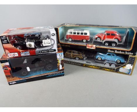 Maisto - various 1:24 and 1:26 diecast models comprising 2 x twin-car packs 'Show Haulers series' and 'Trailer pack', also Of