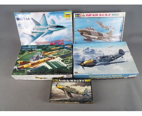 Revell, Hasegawa, Zvezda, Hobby Boss, Heller - Five boxed plastic model kits in various scales. Lot includes Hasegawa 1:32 #0