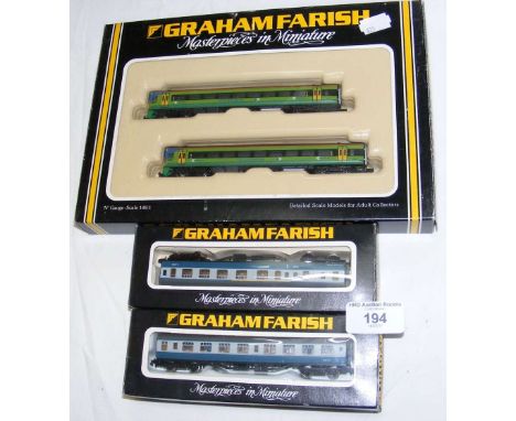 Boxed Graham Farish 'N' Gauge carriages, together with two others