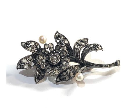 Antique rose diamond and pearl gold and silver brooch measures approx 53mm by 27mm weight 10.9g 