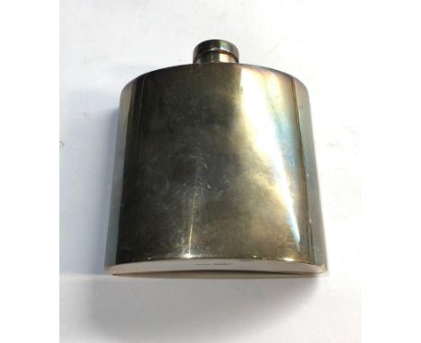 Vintage silver hip flask engraved on front weight 160g,&nbsp;this piece is in good overall condition, no dents, splits or dam