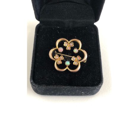 Antique 9ct gold opal and seed-pearl brooch measures approx 25mm dia weight 2.51g 