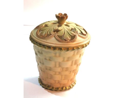 Royal Worcester blush ivory lidded pot pourri,  Pot in good condition measures approx height 11.5cm 