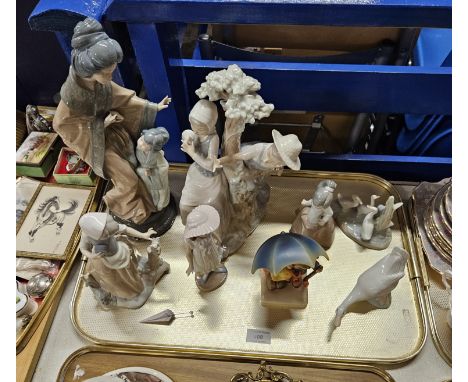 TRAY CONTAINING 7 NAO FIGURINE ORNAMENTS, DOUBLE HUMMEL ORNAMENT