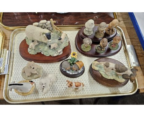TRAY CONTAINING VARIOUS BORDER FINE ART ORNAMENTS, THE EWE AND LAMBS, PUDDLE ORNAMENTS, DOG ORNAMENT, HEDGEHOG ORNAMENT, SPRI