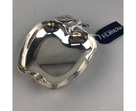 TIFFANY STERLING SILVER TRINKET DISH, in the form of an apple, approx. 180 grams