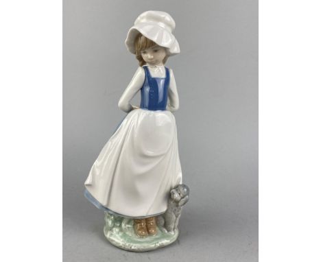 LLADRO FIGURE OF A WIZARD, 22cm high, along with four other Lladro and Nao figures (5)