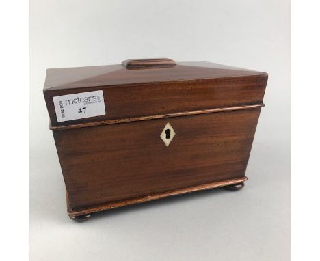 19TH CENTURY MAHOGANY TEA CADDY, 13cm high